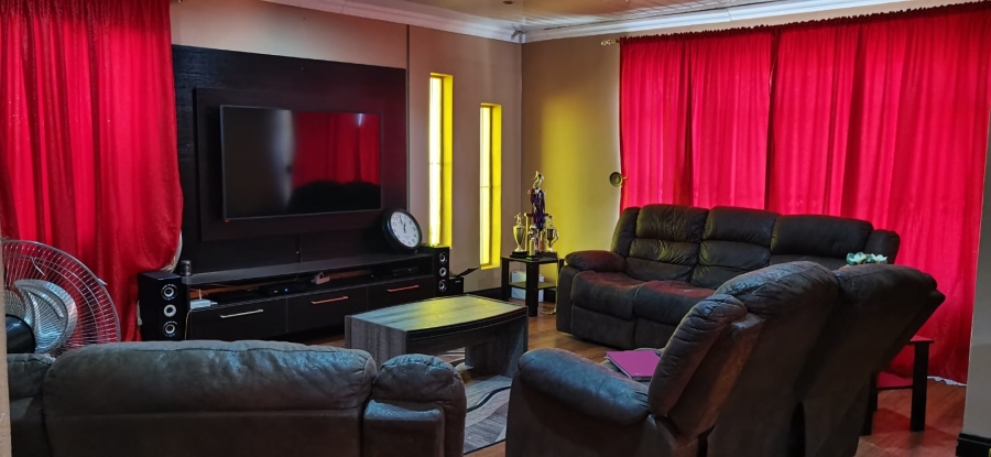To Let 3 Bedroom Property for Rent in Riebeeckstad Free State